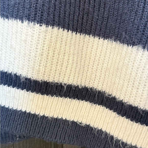 Sweater - Picture 2 of 5